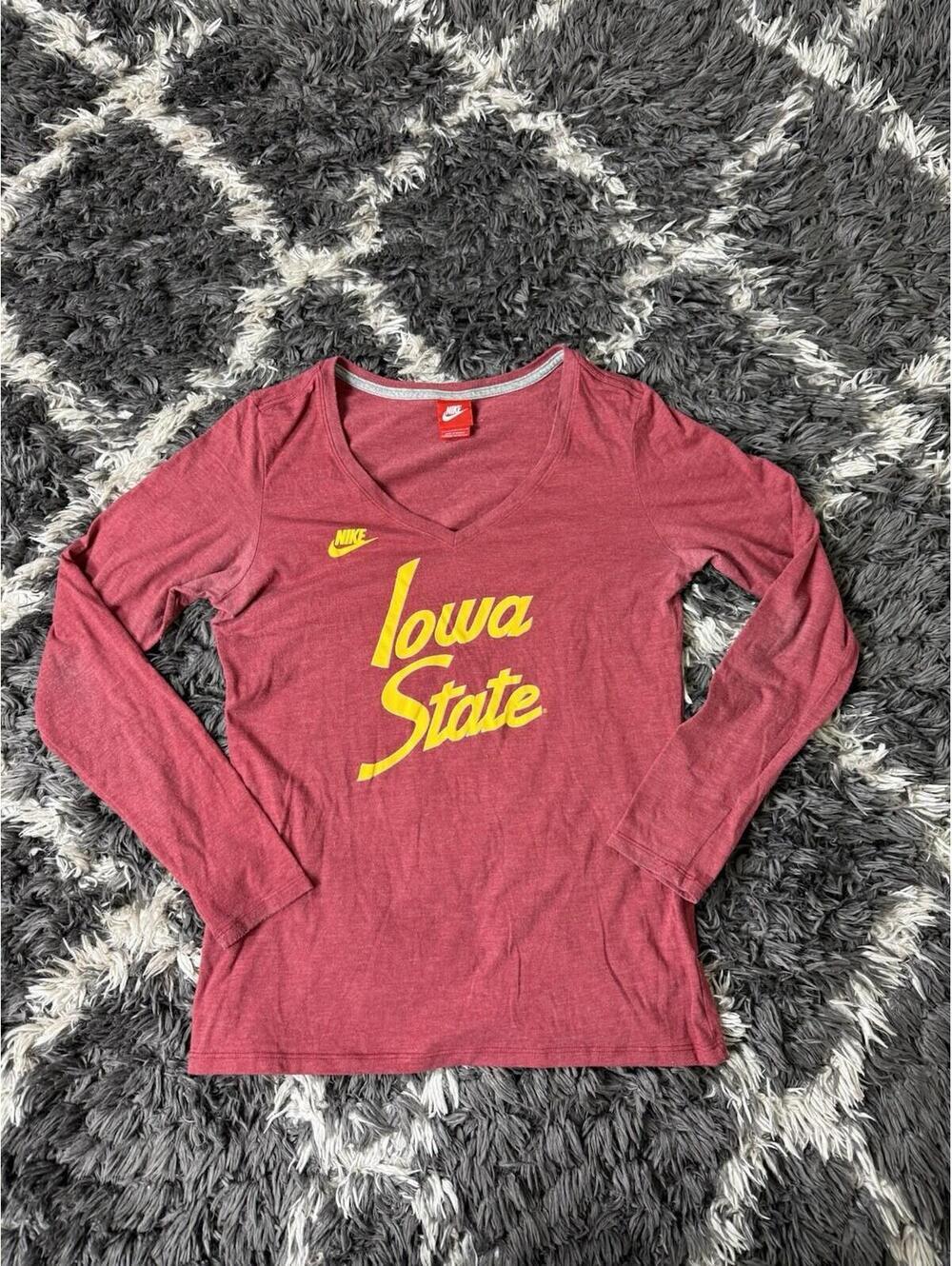 Iowa State Cyclones Nike Shirt Women’s Large Red Long Sleeve V Neck